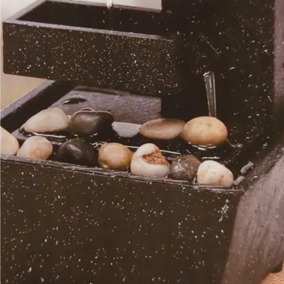 Three Tiered Rock Fountain 🔥FINAL PRICE DROP - Picture 3 of 3